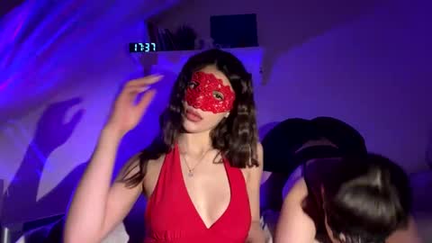 Leyla and Mia online show from 13, 2, 2026