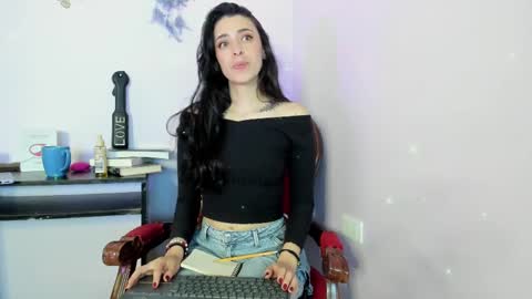 Snapshot of leynamadrigal chatting on 24, 2, 2025 Leyna online show from 24, 2, 2025