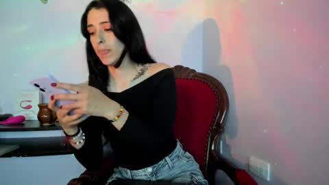 Snapshot of leynamadrigal chatting on 25, 2, 2025 Leyna online show from 25, 2, 2025