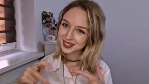 Mia online show from 12, 11, 2025