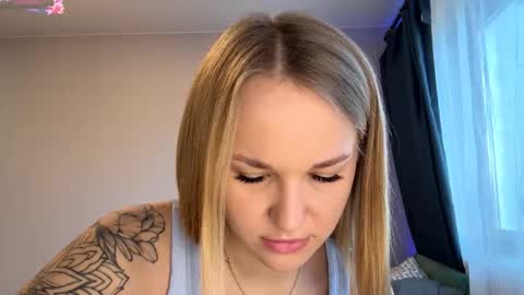 Mia online show from 23, 11, 2025