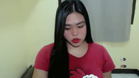 Snapshot of lhara_cumming chatting on 26, 2, 2025 LHARA online show from 26, 2, 2025