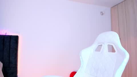 Little Queen Lia  online show from 20, 2, 2025