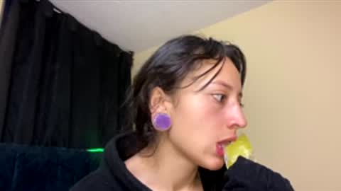 Snapshot of lia_queen610 chatting on 11, 2, 2026 Little Queen Lia online show from 11, 2, 2026