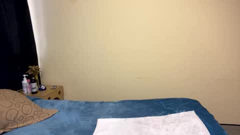 Snapshot of lia_queen610 chatting on 14, 2, 2026 Little Queen Lia online show from 14, 2, 2026