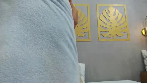 Lia  online show from 15, 1, 2025