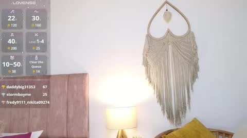 Lia  online show from 27, 12, 2024