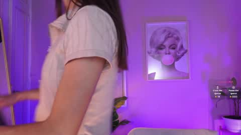 Lia  online show from 1, 4, 2026