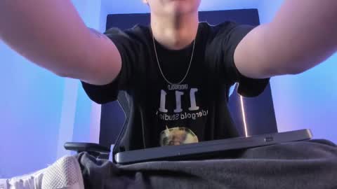 Liam Smith online show from 4, 11, 2025