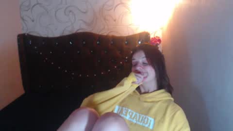 Snapshot of liaharrys chatting on 5, 3, 2025 Lia online show from 5, 3, 2025