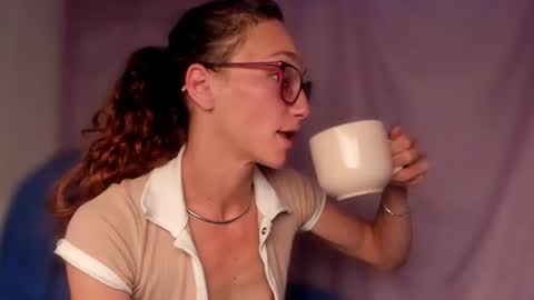 Snapshot of liahilton_ chatting on 5, 7, 2026 lh6 9c online show from 5, 7, 2026