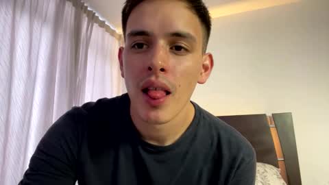 Snapshot of liam_enzho chatting on 2, 3, 2025 Liam online show from 2, 3, 2025
