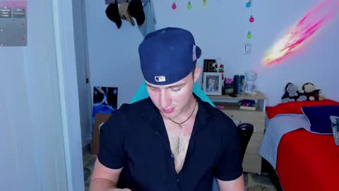 Snapshot of liam_oficial chatting on 10, 1, 2025 liam online show from 10, 1, 2025
