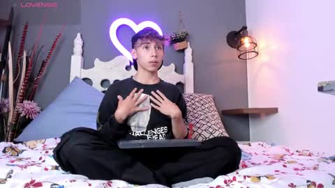 Snapshot of liaml_18_ chatting on 8, 9, 2025 liaml_18_ online show from 8, 9, 2025