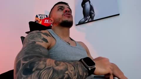 Snapshot of liamreigns_ chatting on 3, 3, 2025 liam online show from 3, 3, 2025
