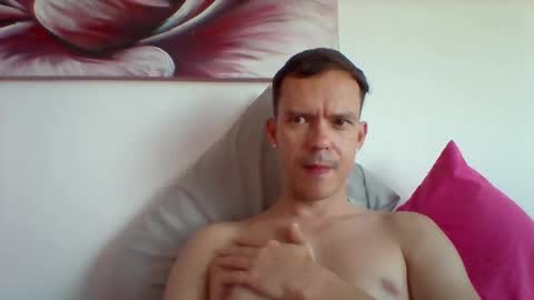 Snapshot of liamrosezn chatting on 3, 12, 2024 LiamRose online show from 3, 12, 2024