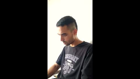 lian_mike203523 online show from 17, 4, 2026