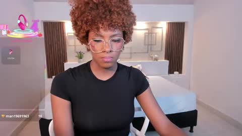 Snapshot of liannadixon7 chatting on 10, 10, 2025 Lianna Dixon online show from 10, 10, 2025