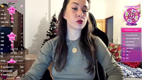 LiaQuinn online show from 4, 2, 2025