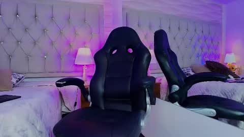 Lia  online show from 5, 3, 2026