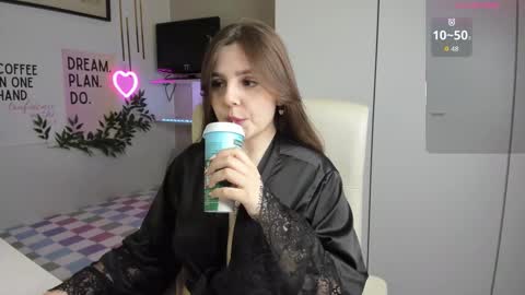 Snapshot of liawoow chatting on 5, 10, 2025 Lia online show from 5, 10, 2025
