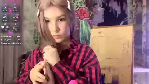 Snapshot of libbynading chatting on 22, 9, 2025 Lola online show from 22, 9, 2025