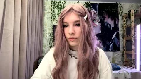 Snapshot of libbynading chatting on 28, 9, 2025 Lola online show from 28, 9, 2025