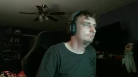 Snapshot of lickinchocolate chatting on 5, 4, 2026 cutiepie101 online show from 5, 4, 2026