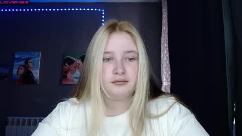 Snapshot of light_lunaa chatting on 19, 10, 2025 light_lunaa online show from 19, 10, 2025