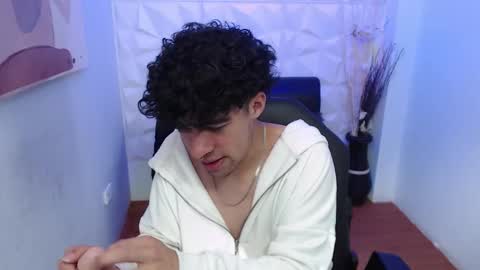 Snapshot of liil_boy chatting on 19, 10, 2025 Lil Boy- online show from 19, 10, 2025