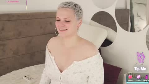 likaaberry online show from 4, 10, 2025