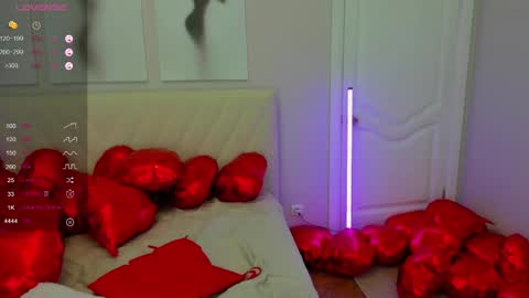 Snapshot of likaklint chatting on 8, 2, 2025 Lika online show from 8, 2, 2025