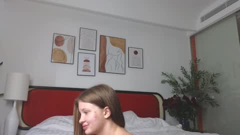 Snapshot of like_sun chatting on 10, 3, 2025 Call me Anna online show from 10, 3, 2025