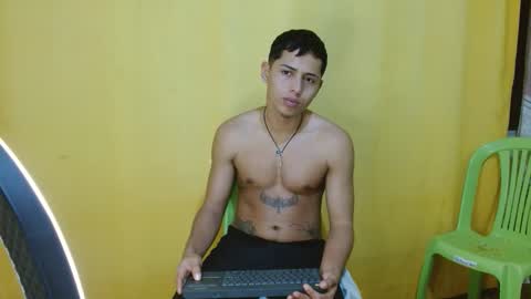 lil_condor_baby online show from 23, 12, 2025