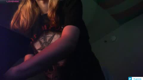 Snapshot of lil_gem chatting on 19, 9, 2025 lil gemmie online show from 19, 9, 2025