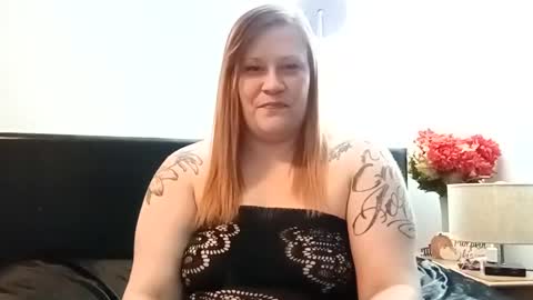 lil_nelli8 online show from 4, 3, 2025