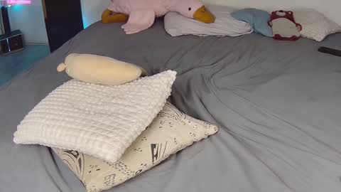 Nessa Greyrat   if u like me tip 25 tk and put  online show from 24, 2, 2025