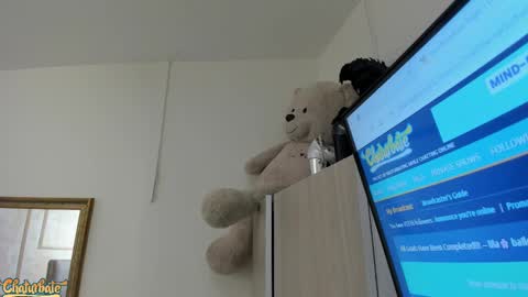 lila bailey  online show from 19, 10, 2025