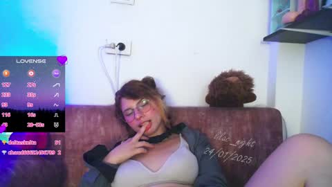 Snapshot of lilac_night chatting on 24, 1, 2025 Jen online show from 24, 1, 2025