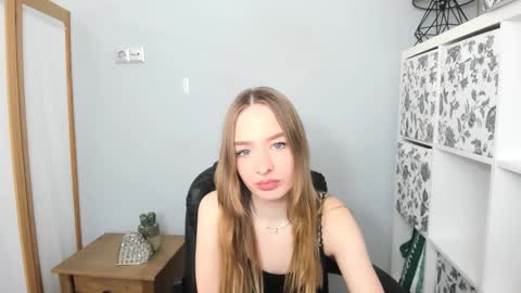 Snapshot of liladesire chatting on 9, 1, 2025 LiliaDesire online show from 9, 1, 2025