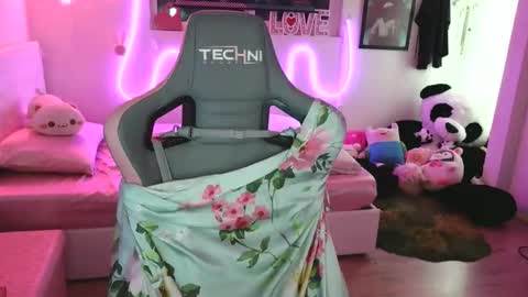 lilbina online show from 7, 4, 2026