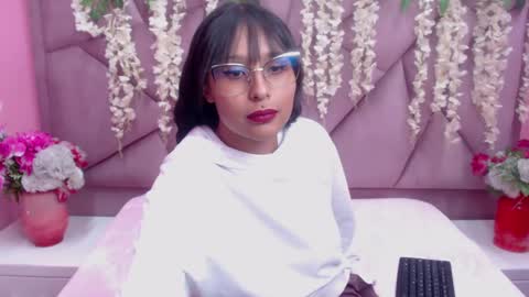 Snapshot of lili_candies chatting on 24, 9, 2025 LILI CANDIES online show from 24, 9, 2025