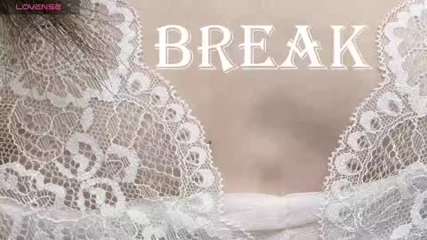 Lilli  follow me kiss online show from 15, 2, 2025