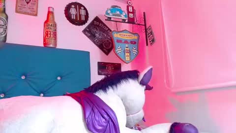Snapshot of lili_roussi chatting on 4, 10, 2025 lili_roussi online show from 4, 10, 2025