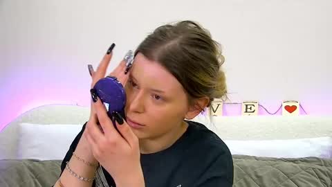 Mia online show from 17, 2, 2025