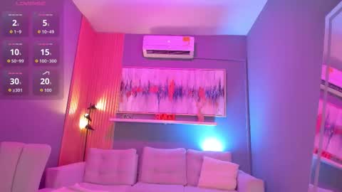 holis soy lily chang no olvides el pulgar arriba es muy importante para mi 3 independent model online show from 14, 1, 2026