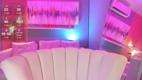 Snapshot of lilian_vergara chatting on 31, 1, 2026 holis soy lily chang no olvides el pulgar arriba es muy importante para mi 3 independent model online show from 31, 1, 2026