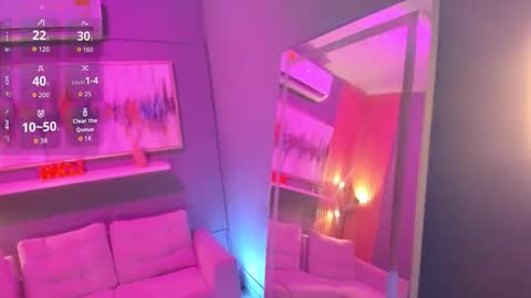 Snapshot of lilian_vergara chatting on 23, 2, 2026 holis soy lily chang no olvides el pulgar arriba es muy importante para mi 3 independent model online show from 23, 2, 2026