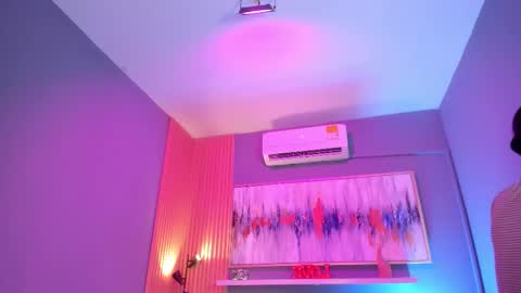 Snapshot of lilian_vergara chatting on 26, 2, 2026 holis soy lily chang no olvides el pulgar arriba es muy importante para mi 3 independent model online show from 26, 2, 2026