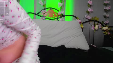 Snapshot of lilianslow chatting on 26, 1, 2025 hi guys Im new here Im 18 years oldIve never had sex online show from 26, 1, 2025